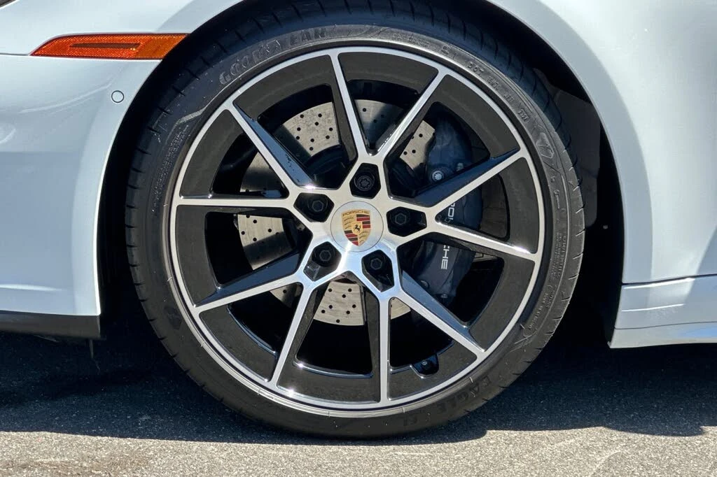 2025 Porsche 992 Carrera - Image 26 of 28