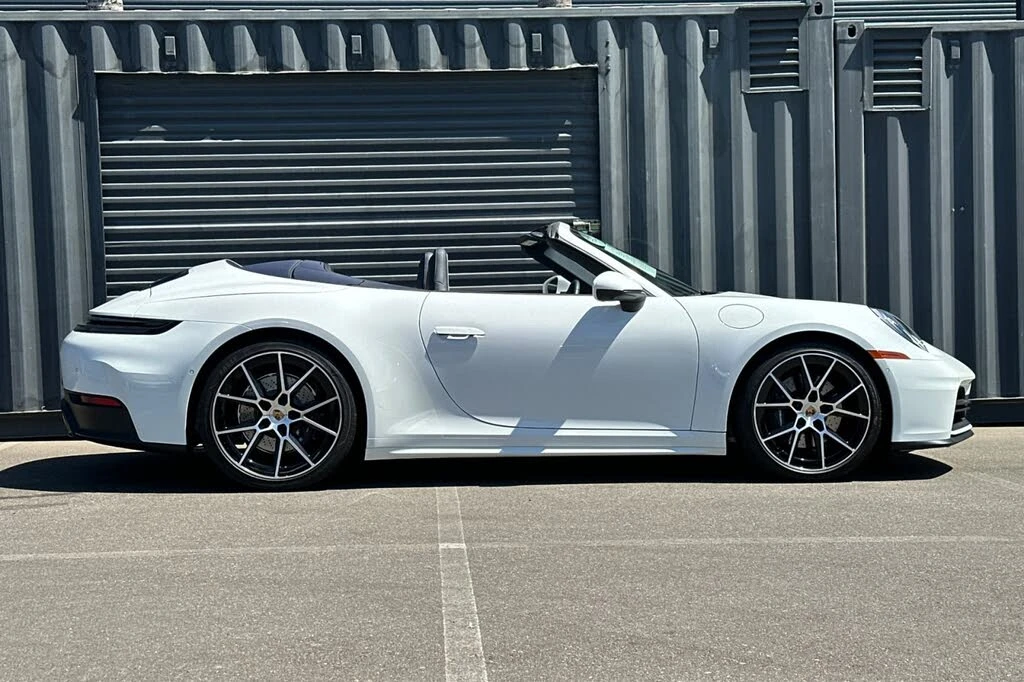 2025 Porsche 992 Carrera - Image 9 of 28