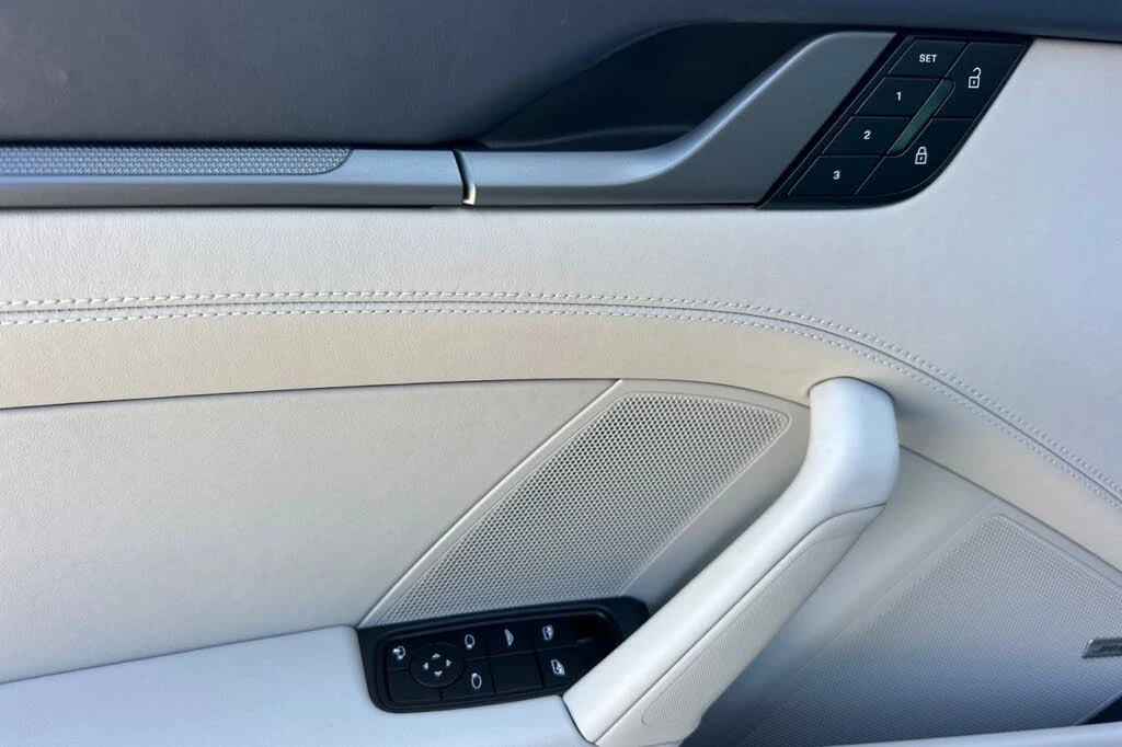 2025 Porsche 992 Carrera - Image 13 of 28