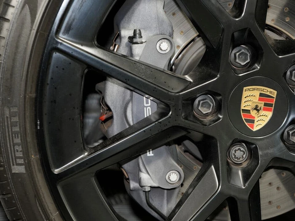 2025 Porsche 992 Carrera - Image 24 of 31