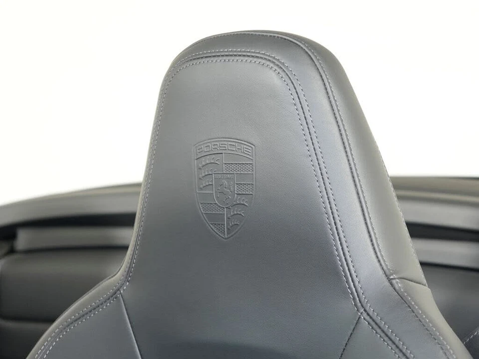 2025 Porsche 992 Carrera - Image 29 of 31