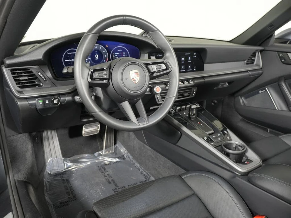 2025 Porsche 992 Carrera - Image 4 of 31