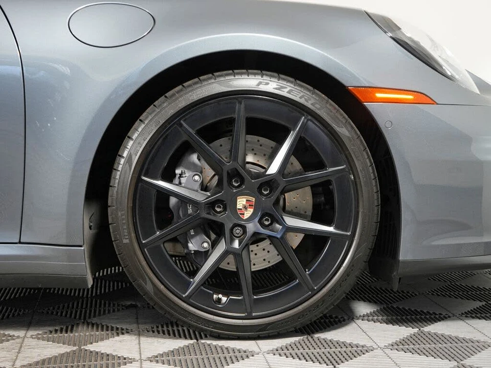 2025 Porsche 992 Carrera - Image 23 of 31