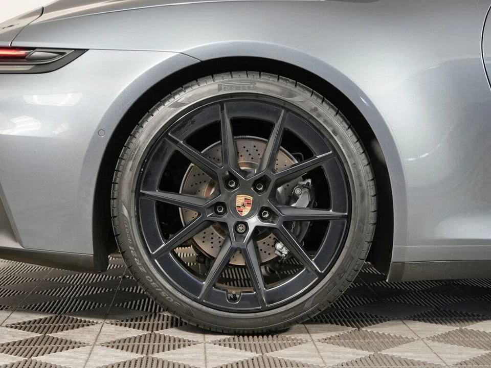 2025 Porsche 992 Carrera - Image 22 of 31