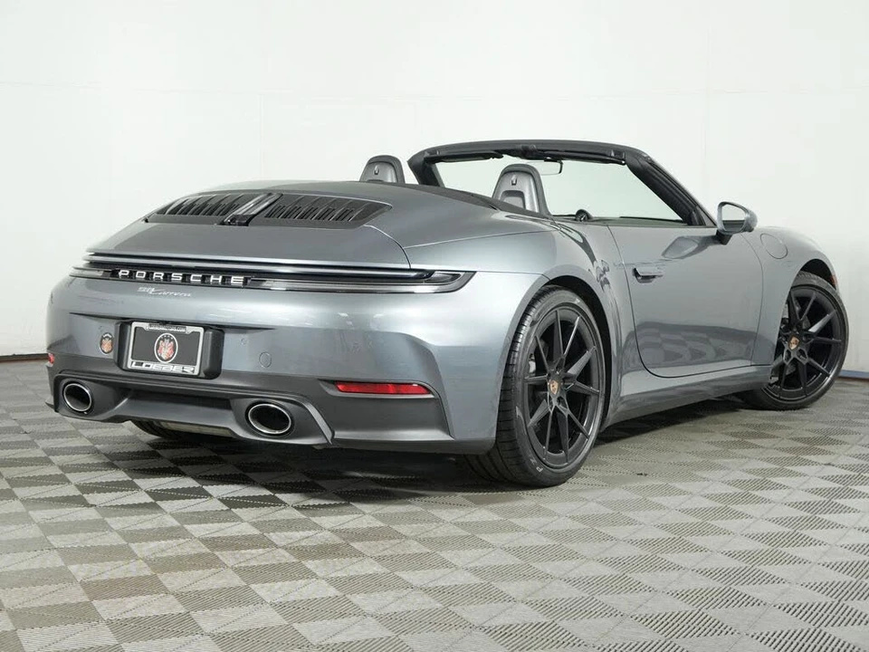 2025 Porsche 992 Carrera - Image 7 of 31