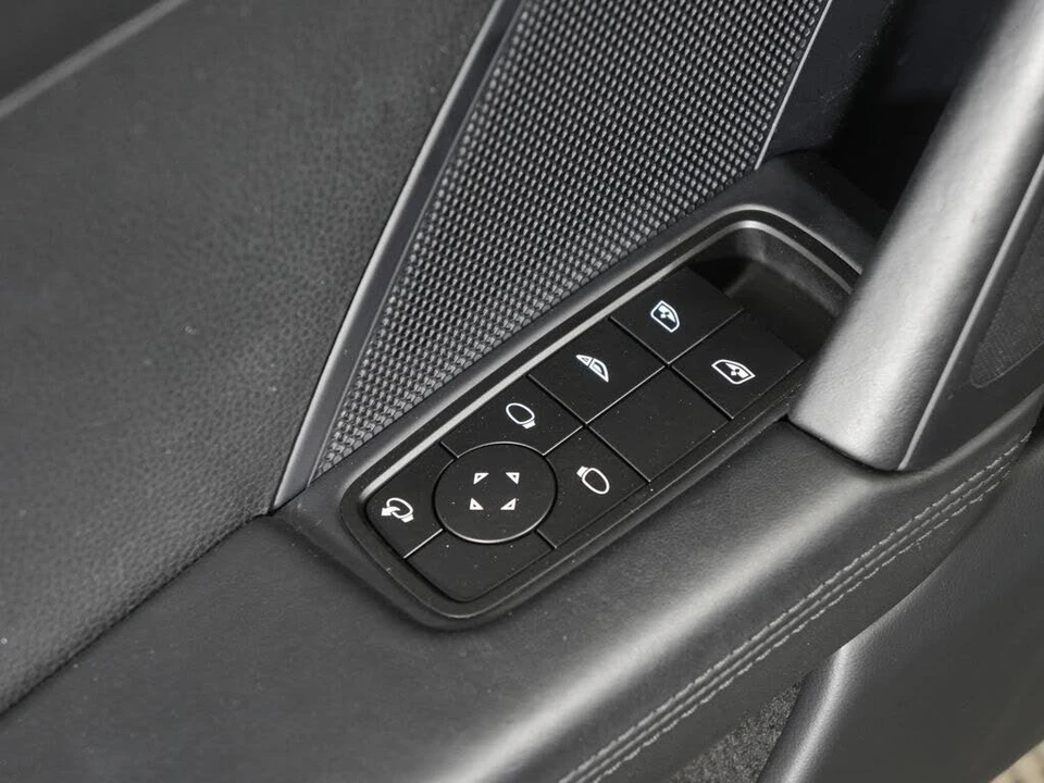 2025 Porsche 992 Carrera - Image 26 of 31