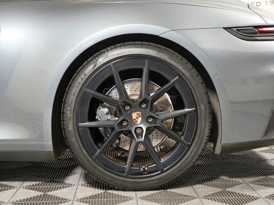 2025 Porsche 992 Carrera - Image 21 of 31