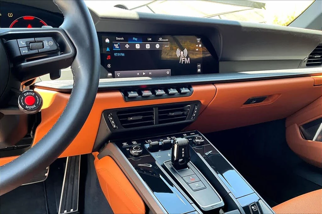 2025 Porsche 992 Carrera - Image 16 of 26