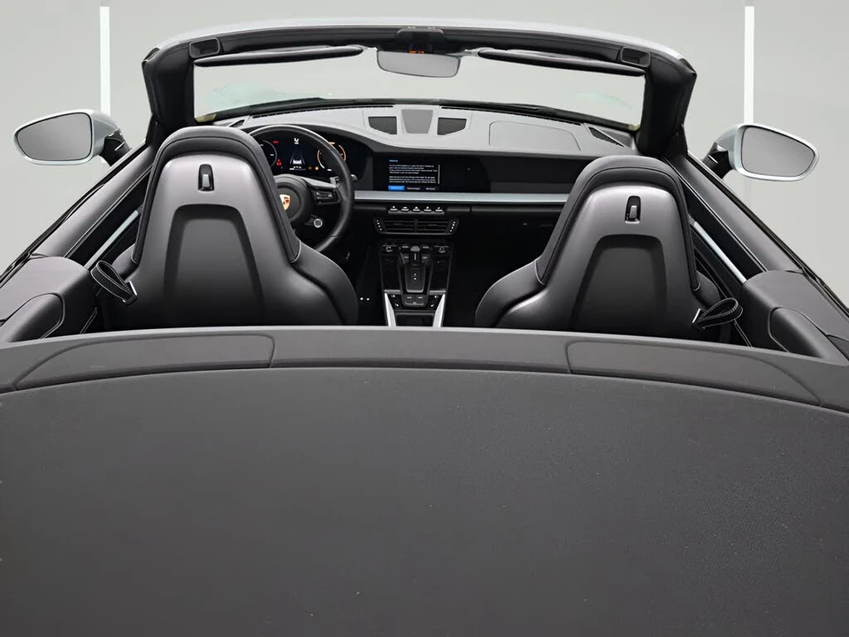 2025 Porsche 992 Carrera - Image 8 of 31