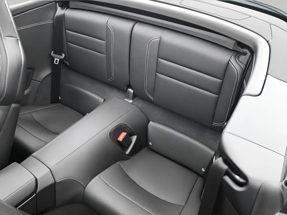 2025 Porsche 992 Carrera - Image 6 of 31