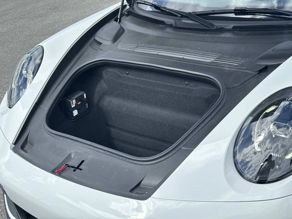 2025 Porsche 992 Carrera - Image 10 of 31