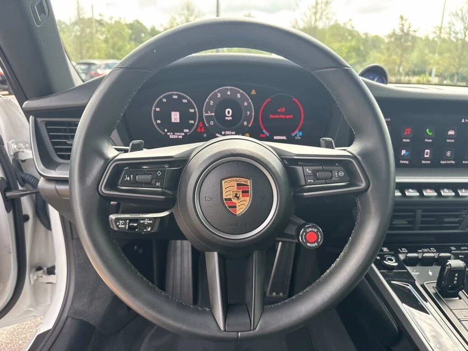 2025 Porsche 992 Carrera - Image 28 of 31