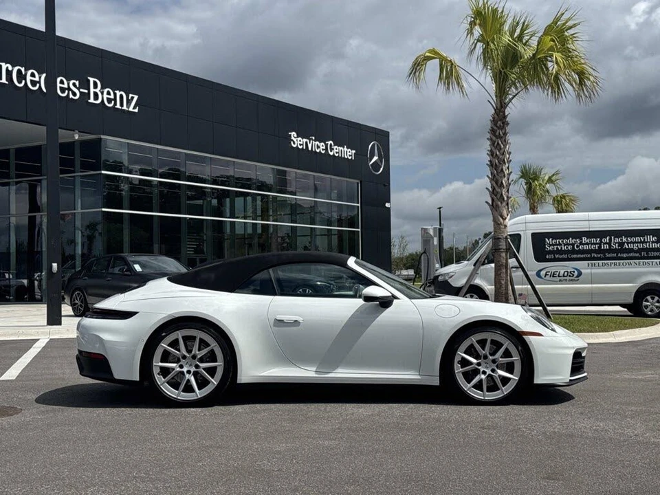 2025 Porsche 992 Carrera - Image 2 of 31