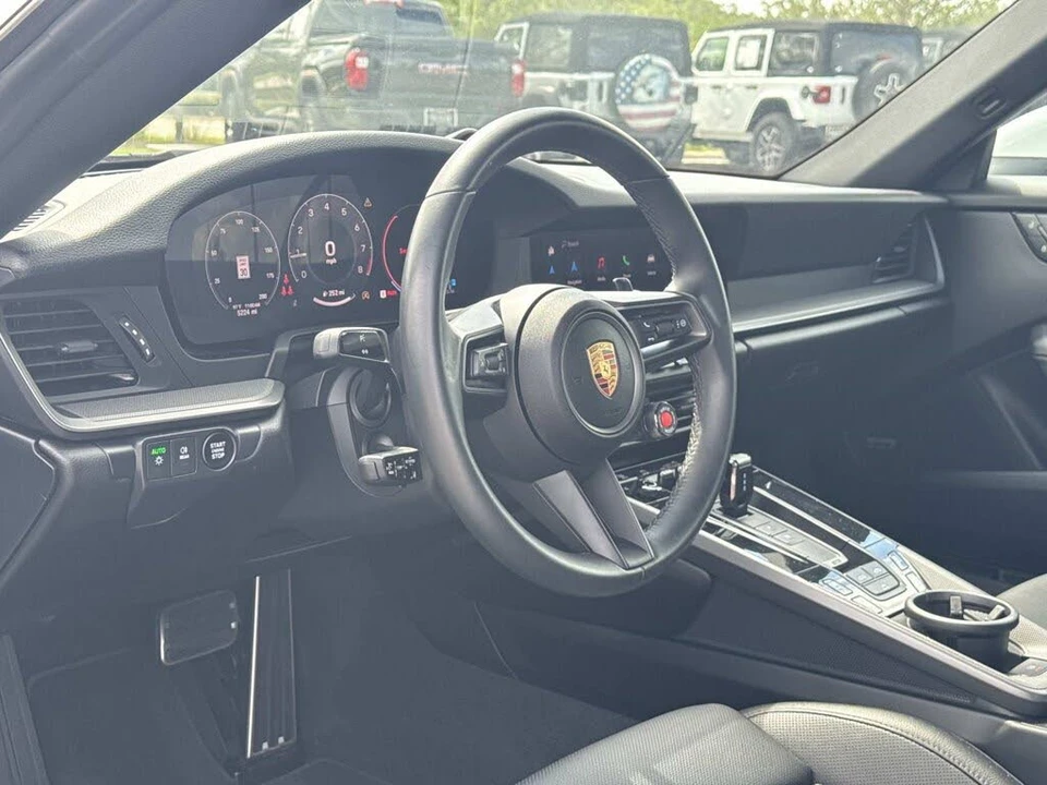 2025 Porsche 992 Carrera - Image 19 of 31