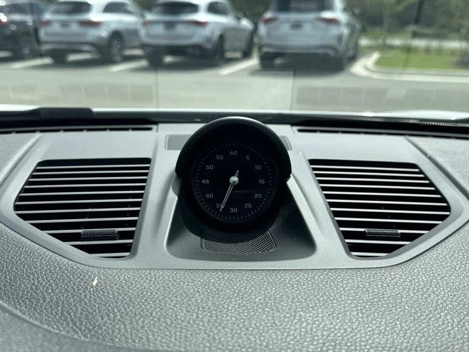 2025 Porsche 992 Carrera - Image 22 of 31