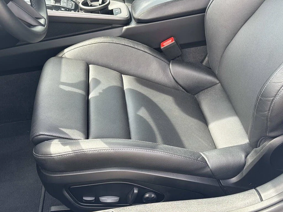 2025 Porsche 992 Carrera - Image 16 of 31