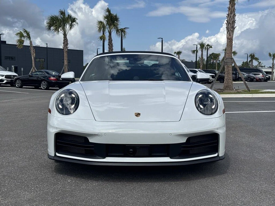 2025 Porsche 992 Carrera - Image 7 of 31
