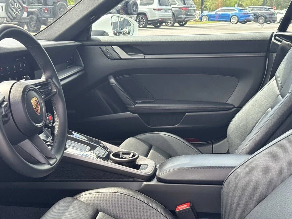 2025 Porsche 992 Carrera - Image 18 of 31