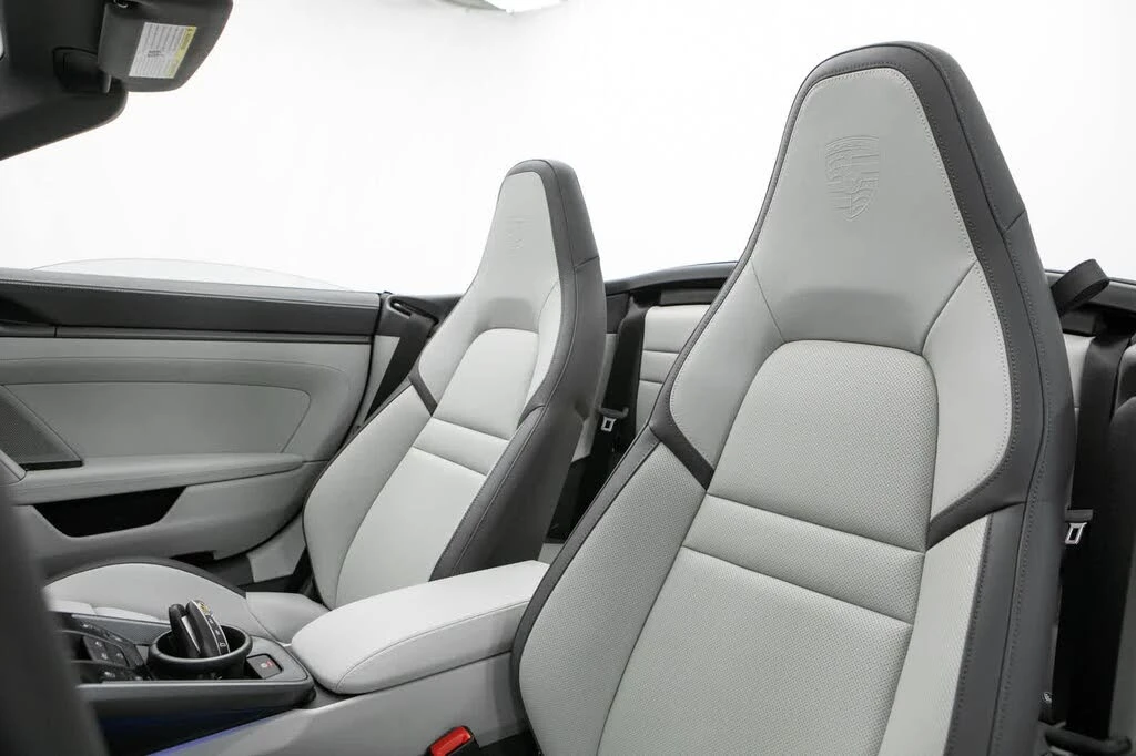 2025 Porsche 992 Carrera - Image 5 of 31