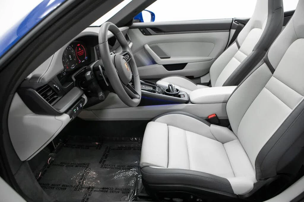 2025 Porsche 992 Carrera - Image 22 of 31