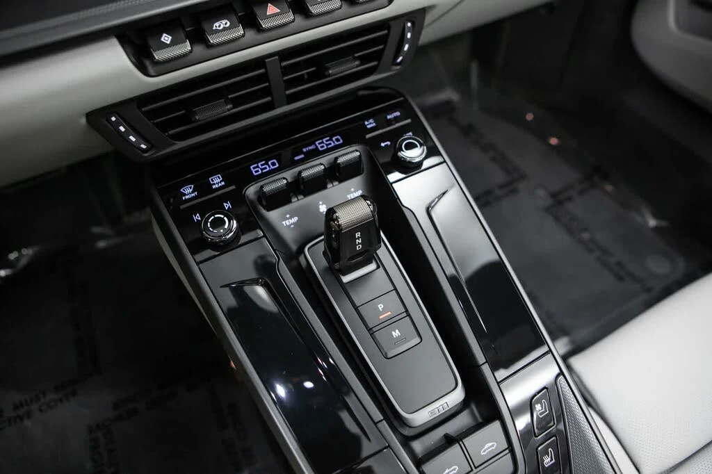2025 Porsche 992 Carrera - Image 27 of 31
