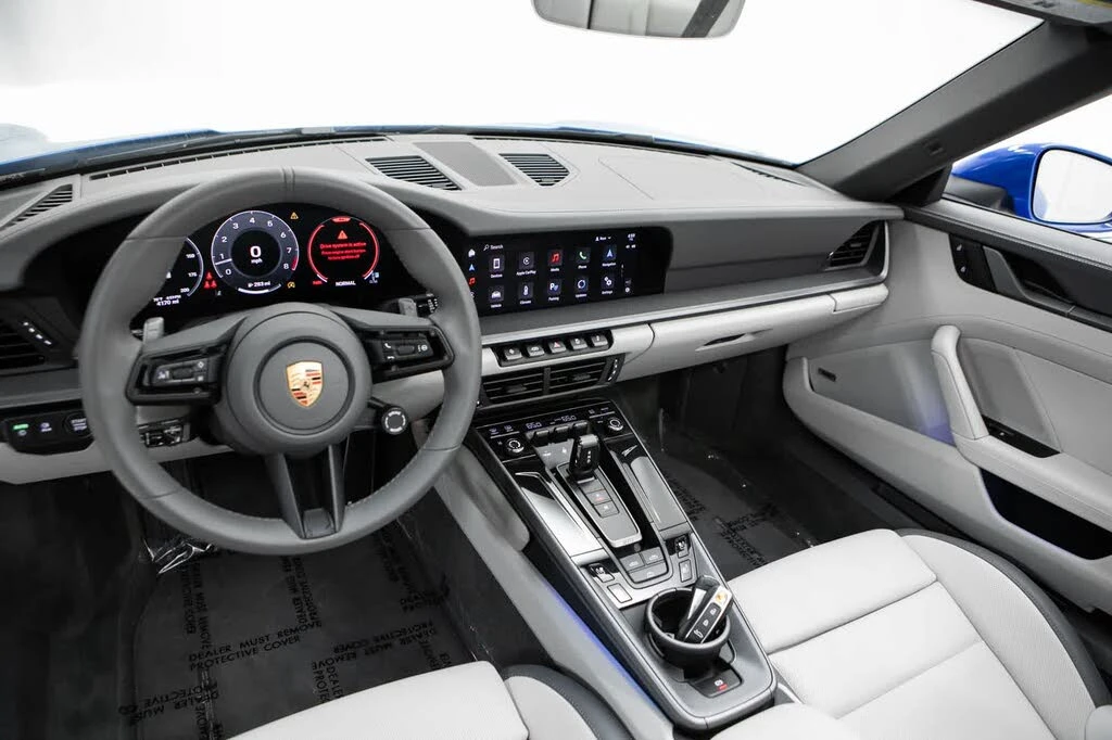 2025 Porsche 992 Carrera - Image 13 of 31