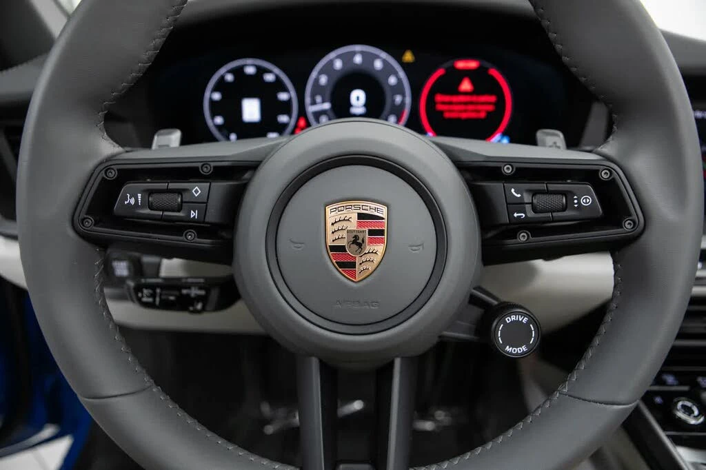 2025 Porsche 992 Carrera - Image 14 of 31