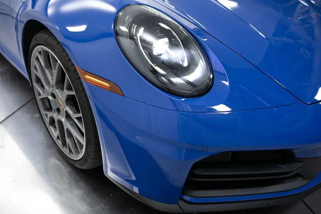 2025 Porsche 992 Carrera - Image 12 of 31