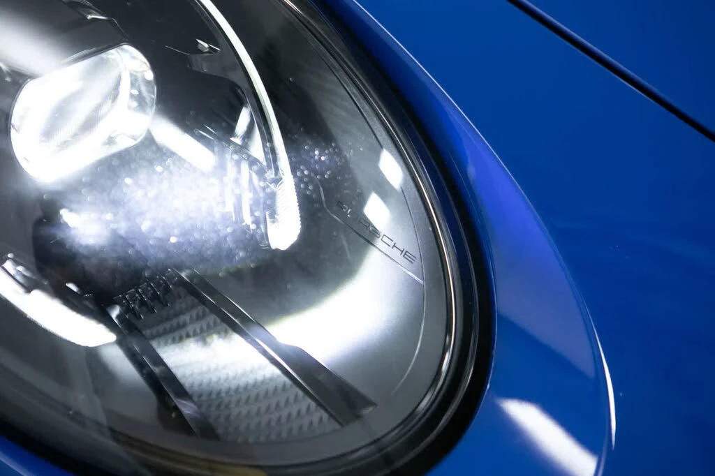 2025 Porsche 992 Carrera - Image 16 of 31