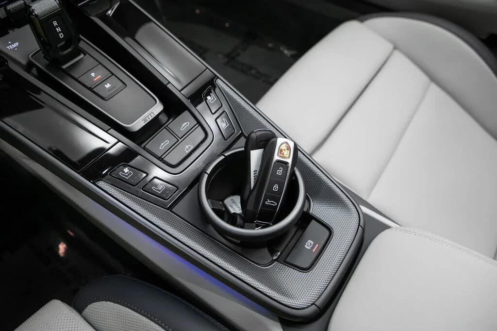2025 Porsche 992 Carrera - Image 29 of 31