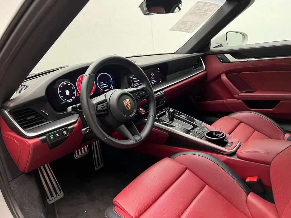 2025 Porsche 992 Carrera - Image 4 of 5