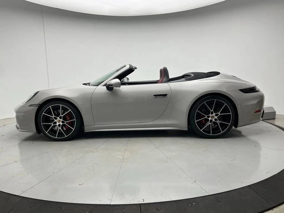 2025 Porsche 992 Carrera - Image 2 of 5