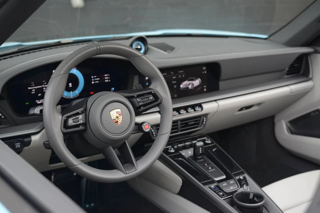 2025 Porsche 992 Carrera - Image 4 of 5