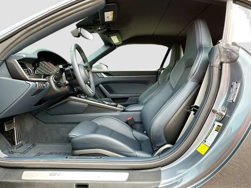 2025 Porsche 992 Carrera - Image 5 of 5