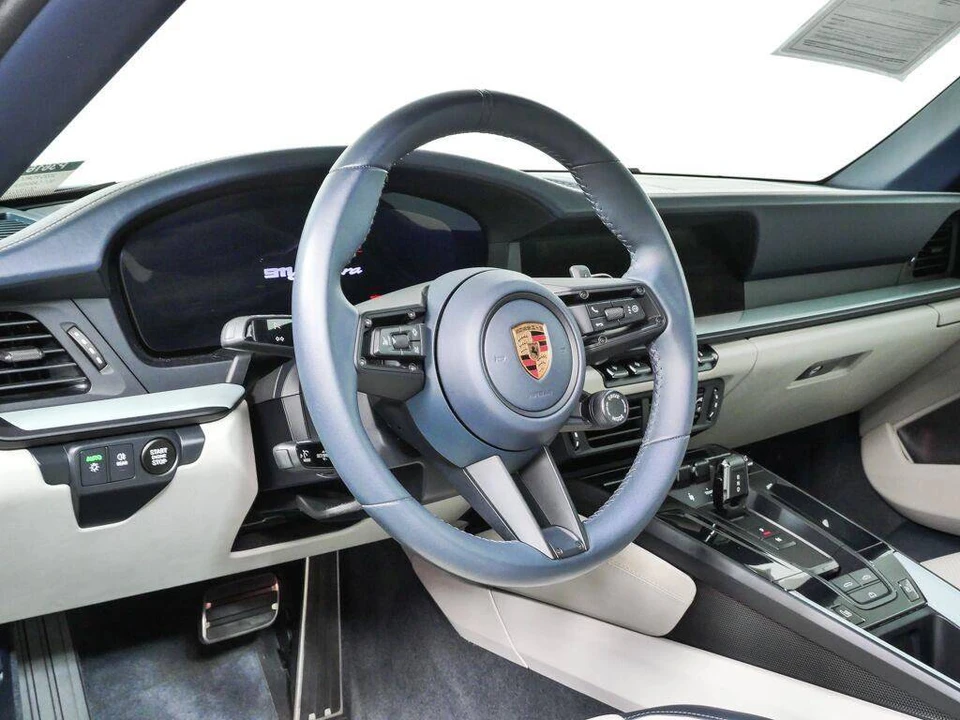 2025 Porsche 992 Carrera - Image 4 of 4