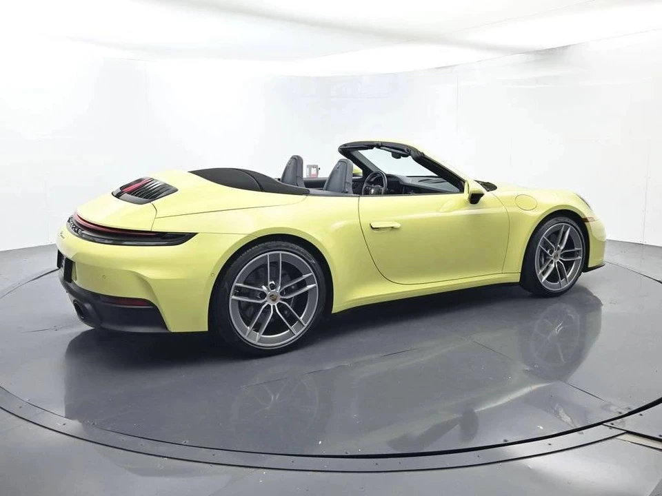 2025 Porsche 992 Carrera - Image 2 of 4