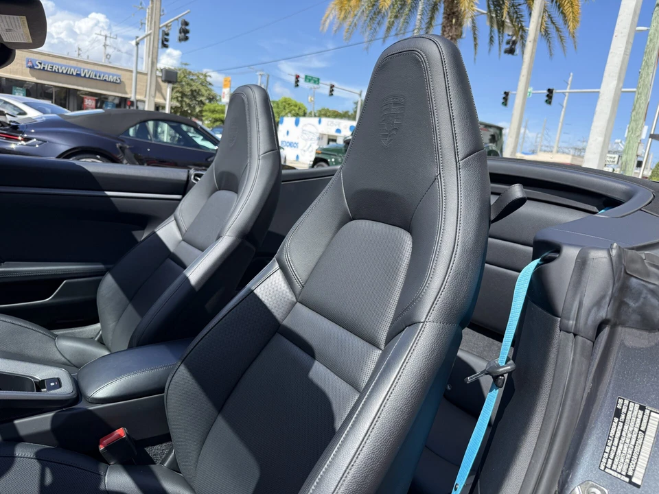 2025 Porsche 992 Carrera - Image 23 of 26