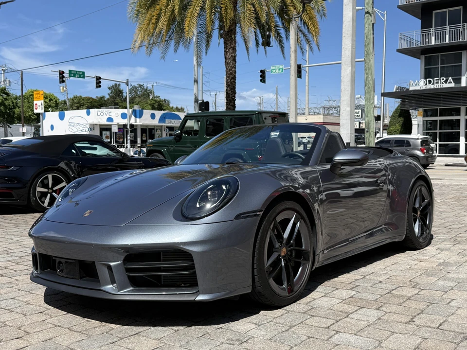 2025 Porsche 992 Carrera - Image 15 of 26