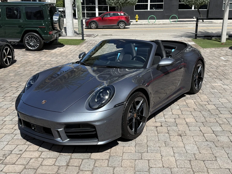 2025 Porsche 992 Carrera - Image 10 of 26