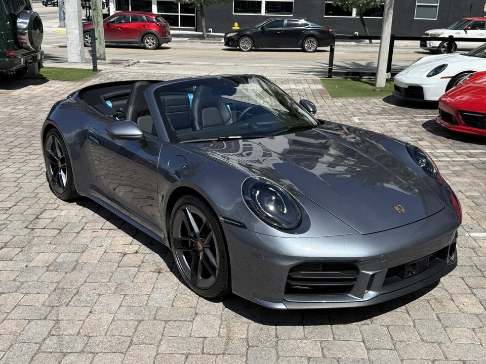 2025 Porsche 992 Carrera - Image 12 of 26