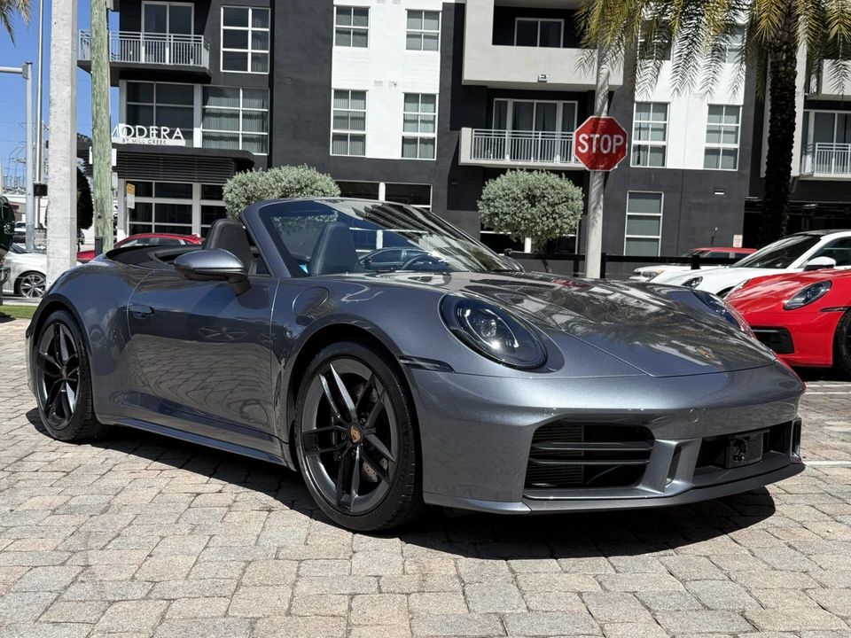 2025 Porsche 992 Carrera - Image 4 of 26