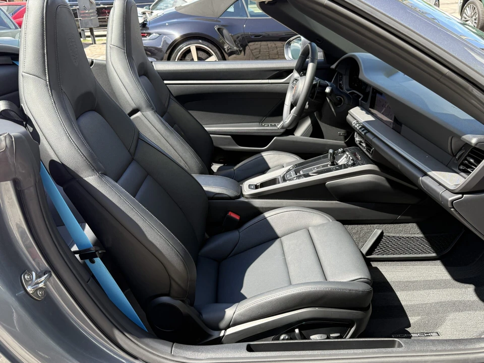 2025 Porsche 992 Carrera - Image 21 of 26
