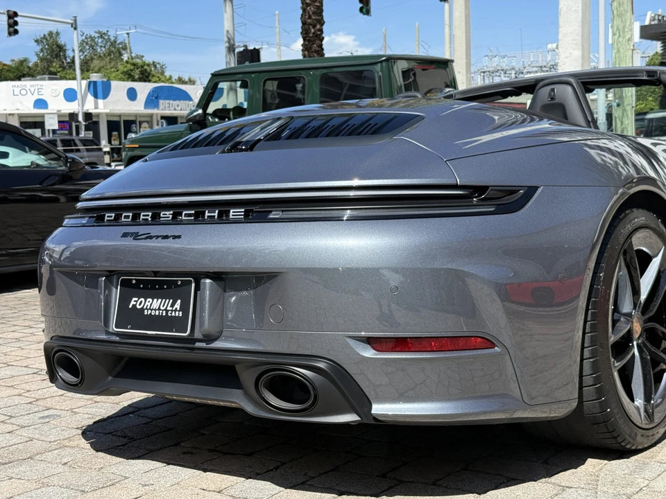 2025 Porsche 992 Carrera - Image 13 of 26