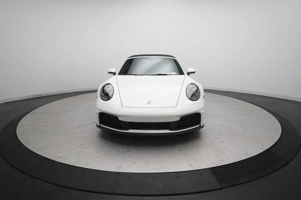 2025 Porsche 992 Carrera - Image 2 of 4