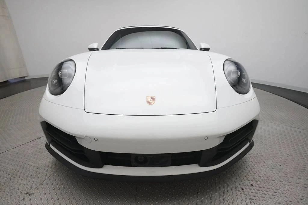 2025 Porsche 992 Carrera - Image 2 of 5