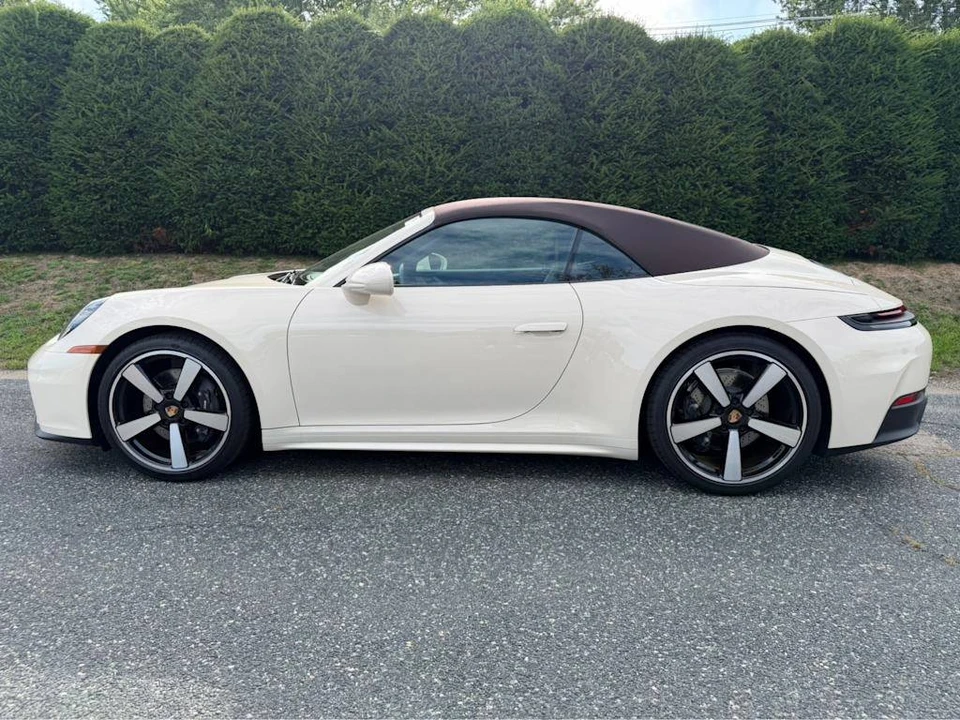 2025 Porsche 992 Carrera - Image 2 of 5