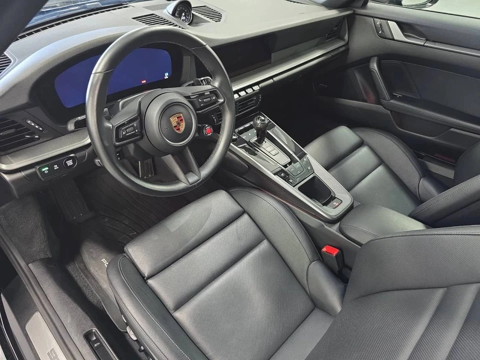 2025 Porsche 992 Carrera - Image 4 of 4