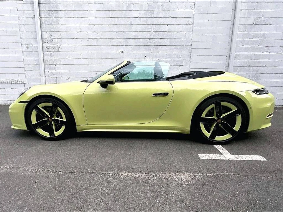 2025 Porsche 992 Carrera - Image 2 of 5