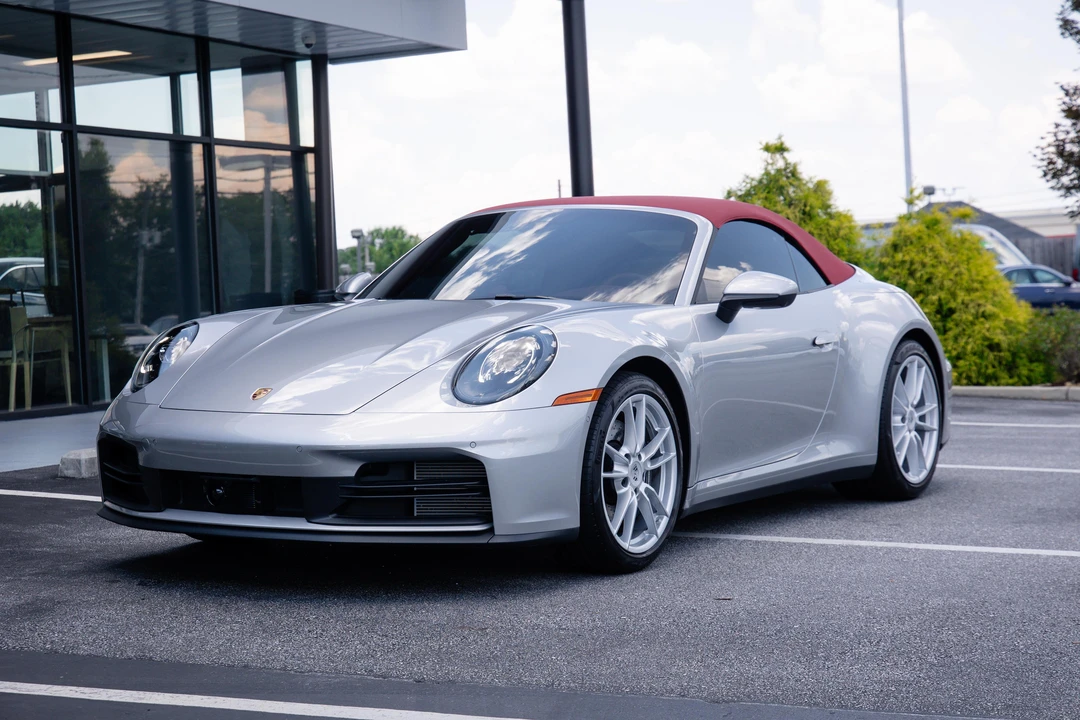 2025 Porsche 992 Carrera - Image 8 of 31