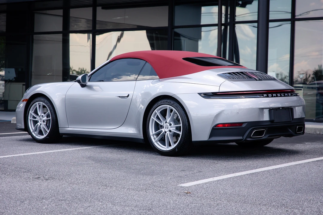 2025 Porsche 992 Carrera - Image 9 of 31